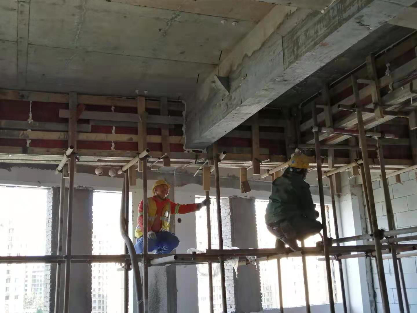 防水涂料需要具备哪些特性？？？？？？