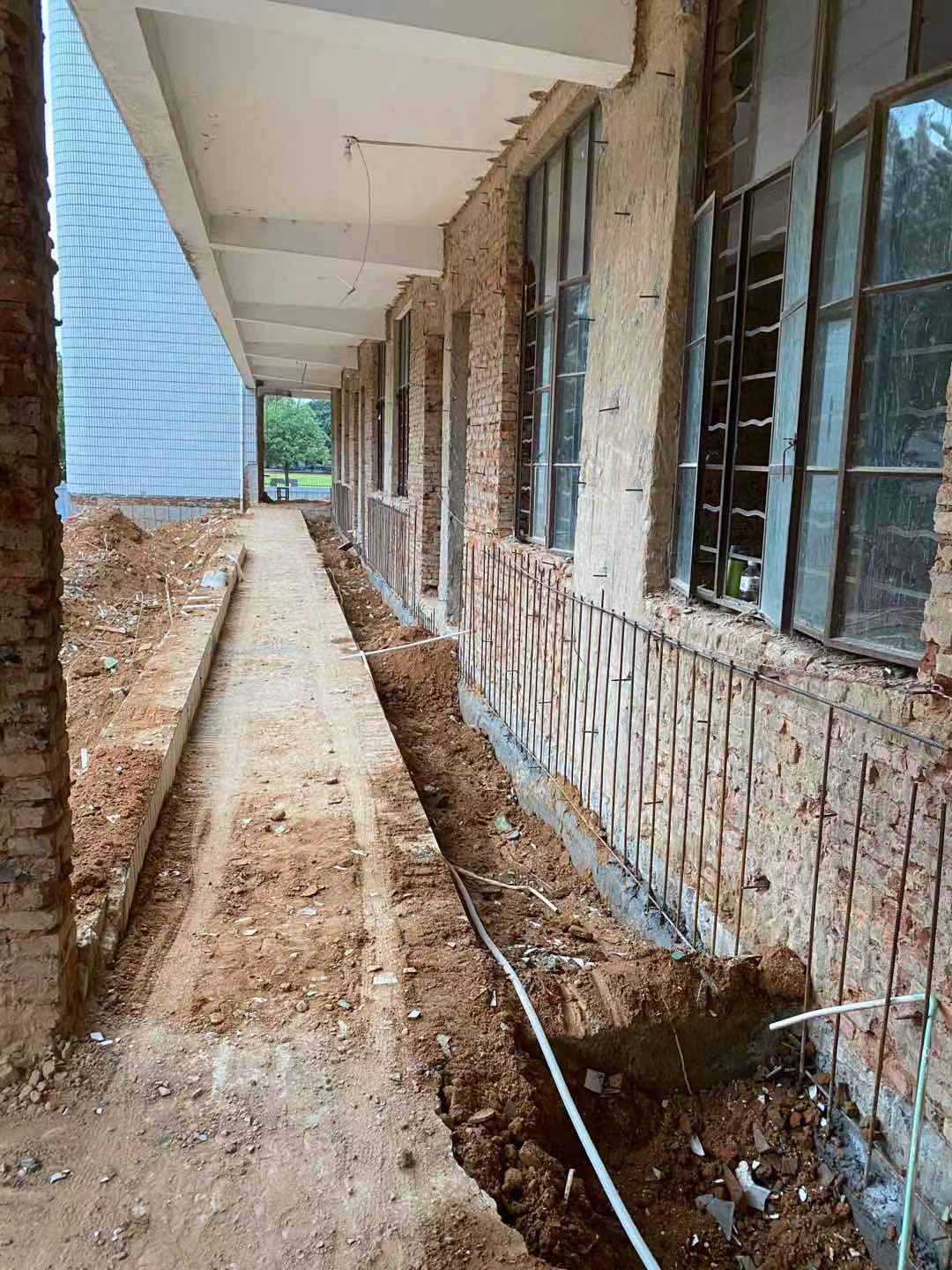 水泥路面起皮怎么办？？？？？？？可以一次性治理到位吗？？？？？？？